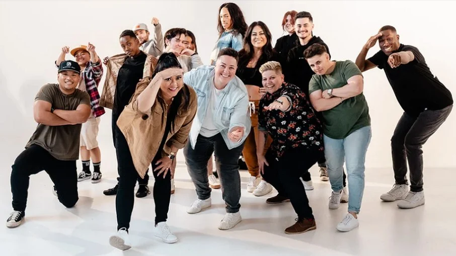 Marca de roupas lança concurso para escolher modelo não binárie