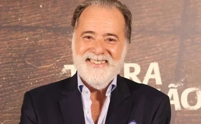 Tony Ramos estreia no teatro após se recuperar de duas cirurgias