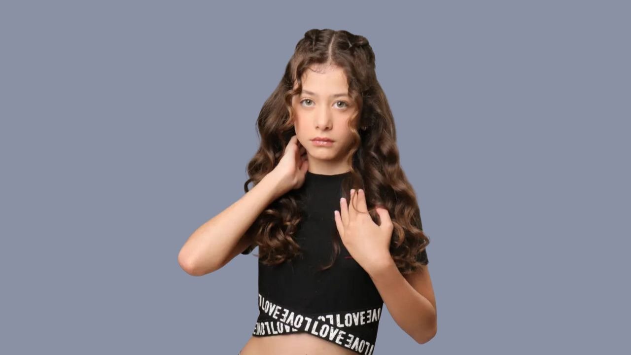 Maria Fernanda Siqueira: A Pequena Notável que Conquista o Mundo da Moda com Apenas 11 Anos